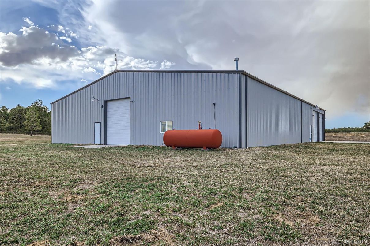 Backyard, Detached Garage, Exterior