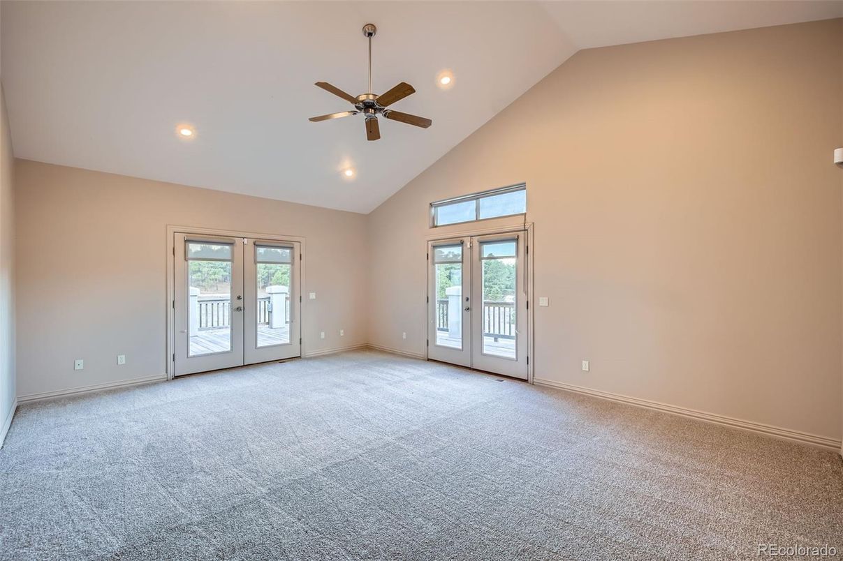 Empty room, Interior, Recessed Lighting
