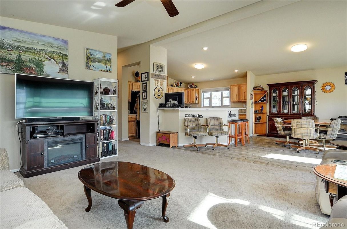 Dining room, Interior, Kitchen, Recessed Lighting