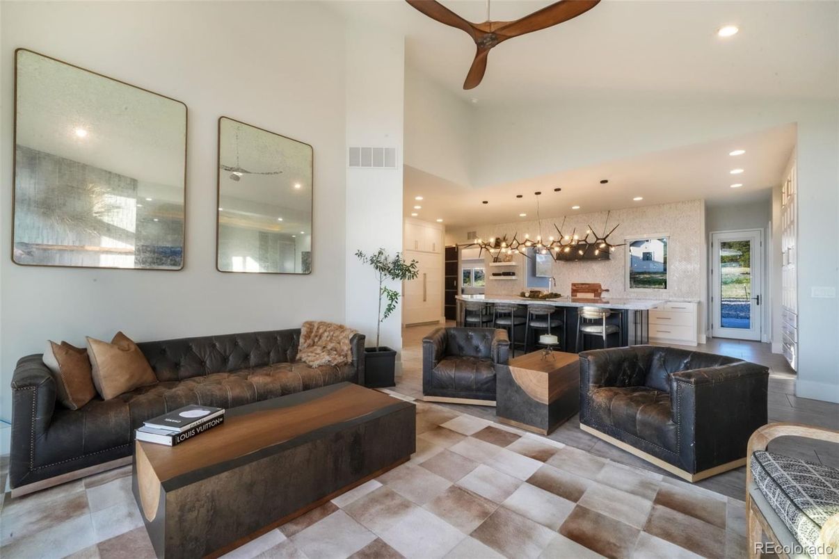 Interior, Kitchen, Living room, Pendant Lights, Recessed Lighting, Stainless Steel Appliances
