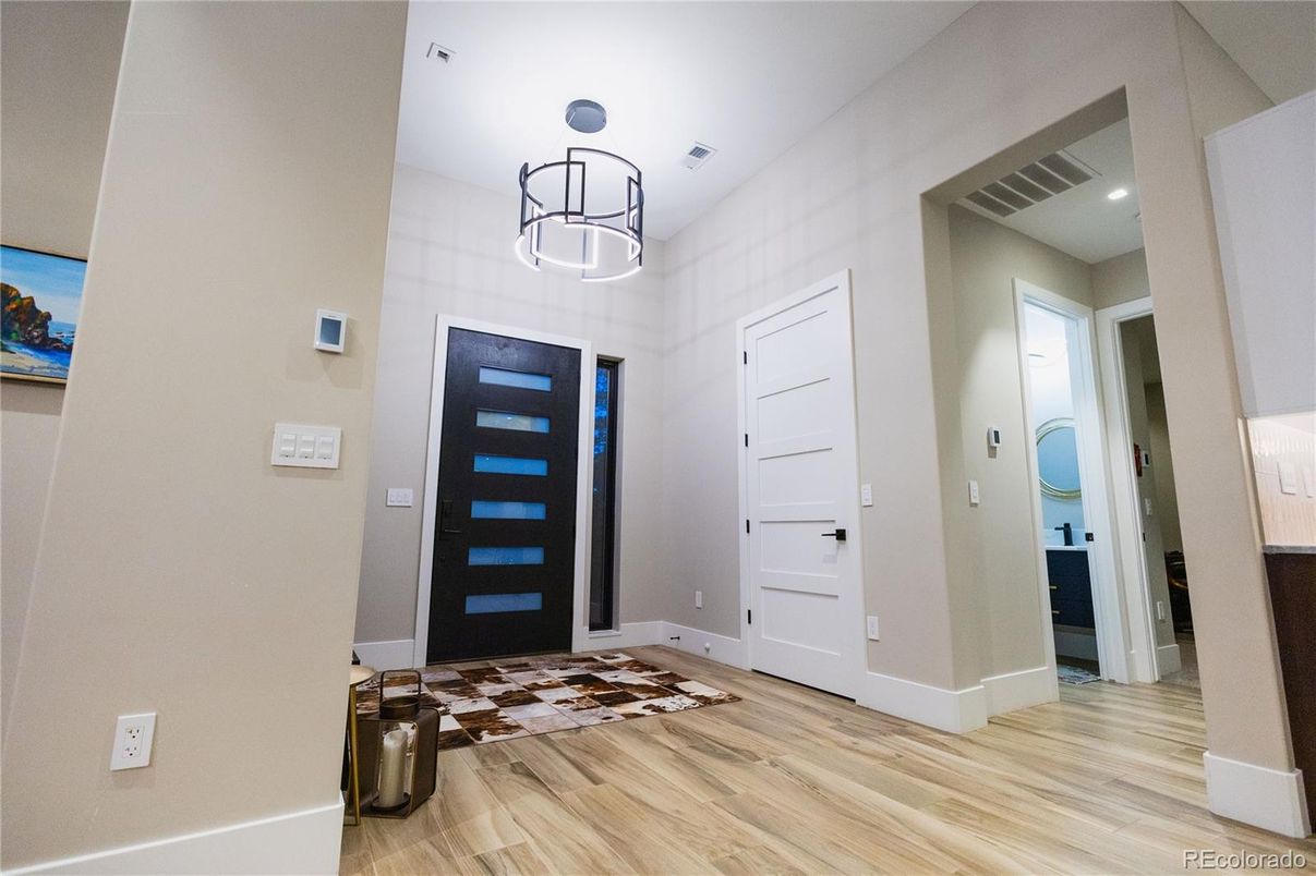 Interior, Pendant Lights, Recessed Lighting, Wood Texture Flooring