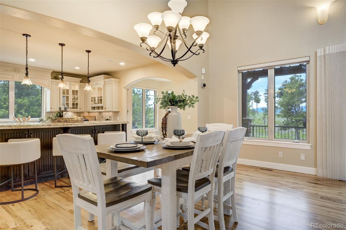 Chandelier, Dining room, Interior, Kitchen, Pendant Lights, Recessed Lighting, Wood Texture Flooring