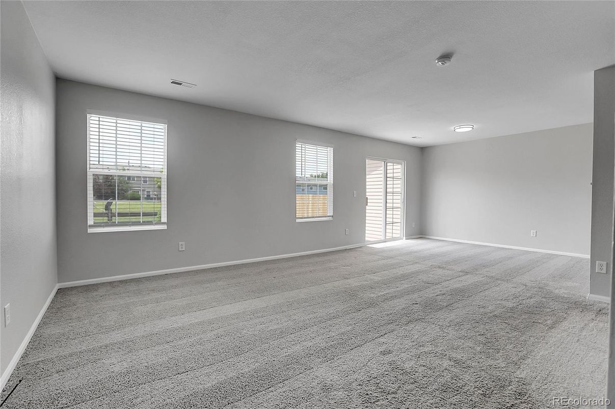 Empty room, Interior, Recessed Lighting