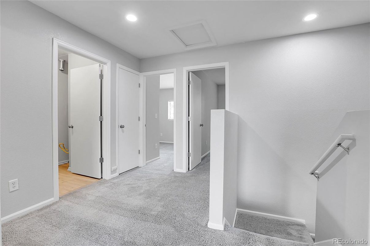 Empty room, Interior, Recessed Lighting