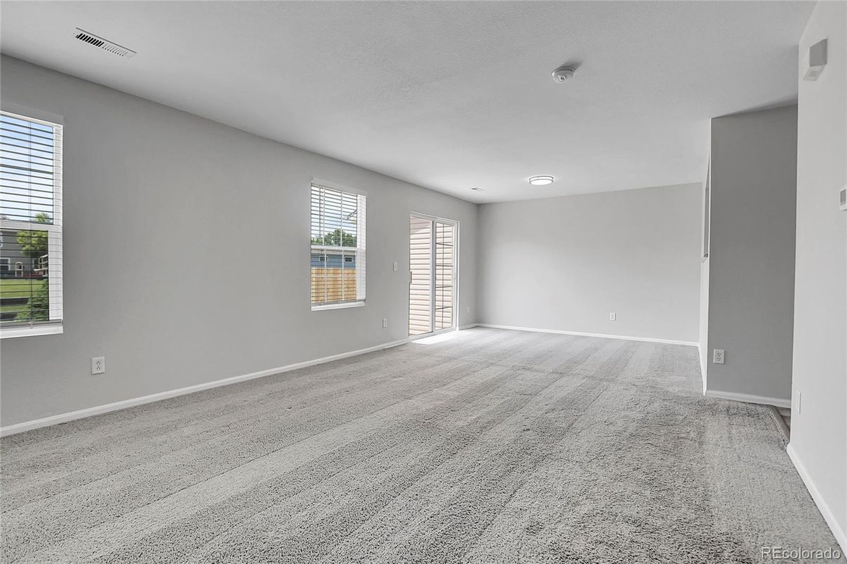 Empty room, Interior, Recessed Lighting