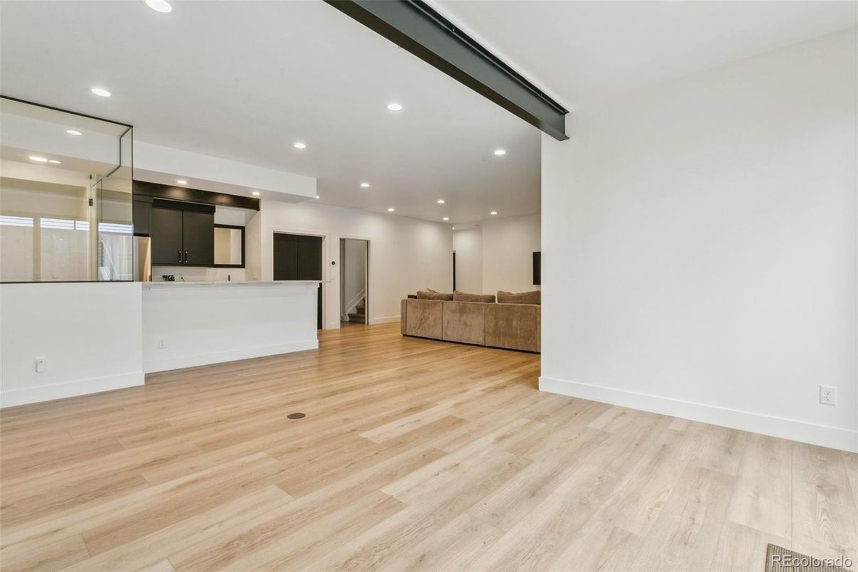 Empty room, Interior, Recessed Lighting, Wood Texture Flooring