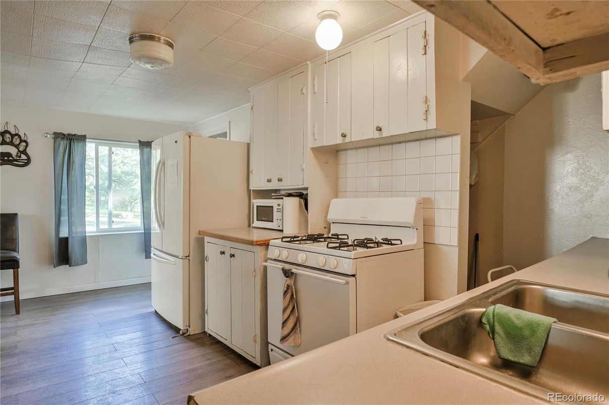 Interior, Kitchen, Wood Texture Flooring