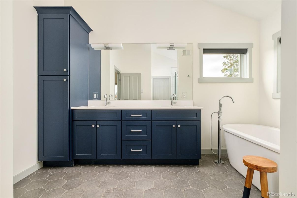 Bathroom, Dual Sink Vanities, Free Standing Baths, Interior