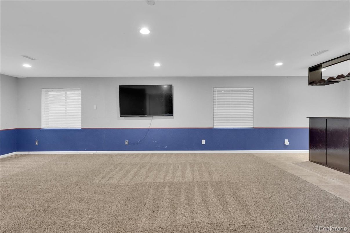 Empty room, Interior, Recessed Lighting