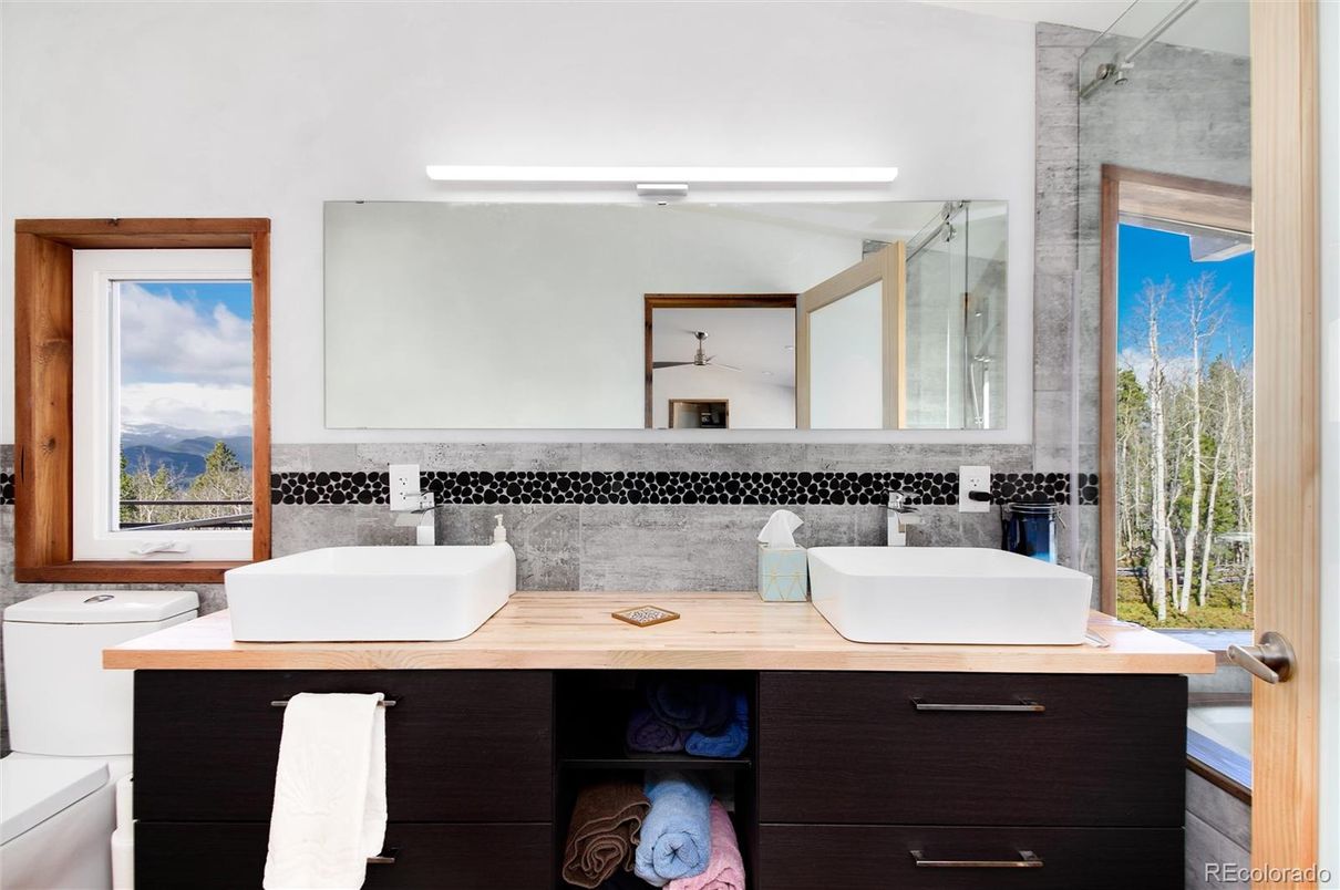 Bathroom, Dual Sink Vanities, Interior