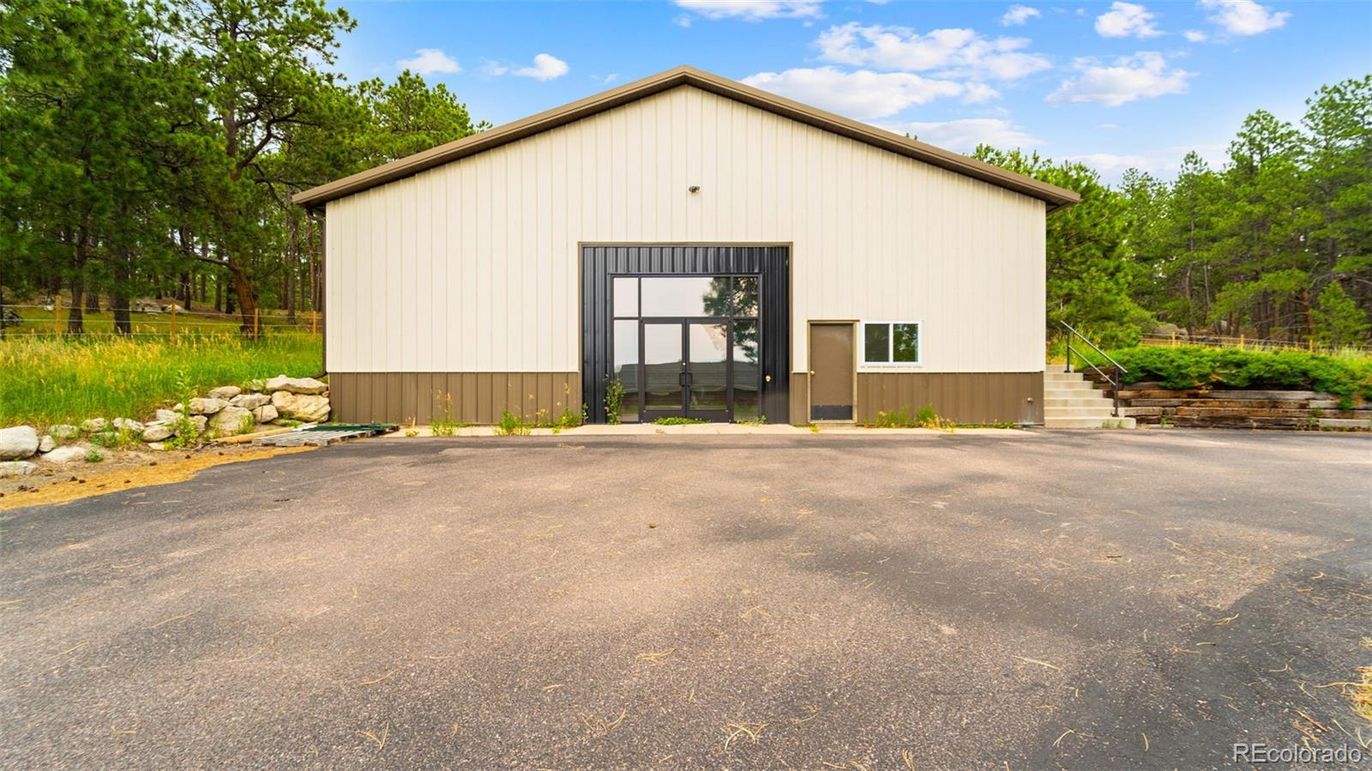 Backyard, Detached Garage, Exterior