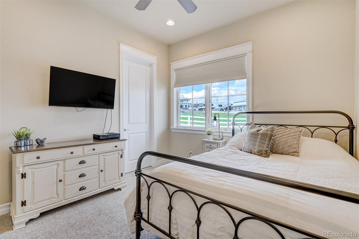 Bedroom, Interior, Recessed Lighting, Water