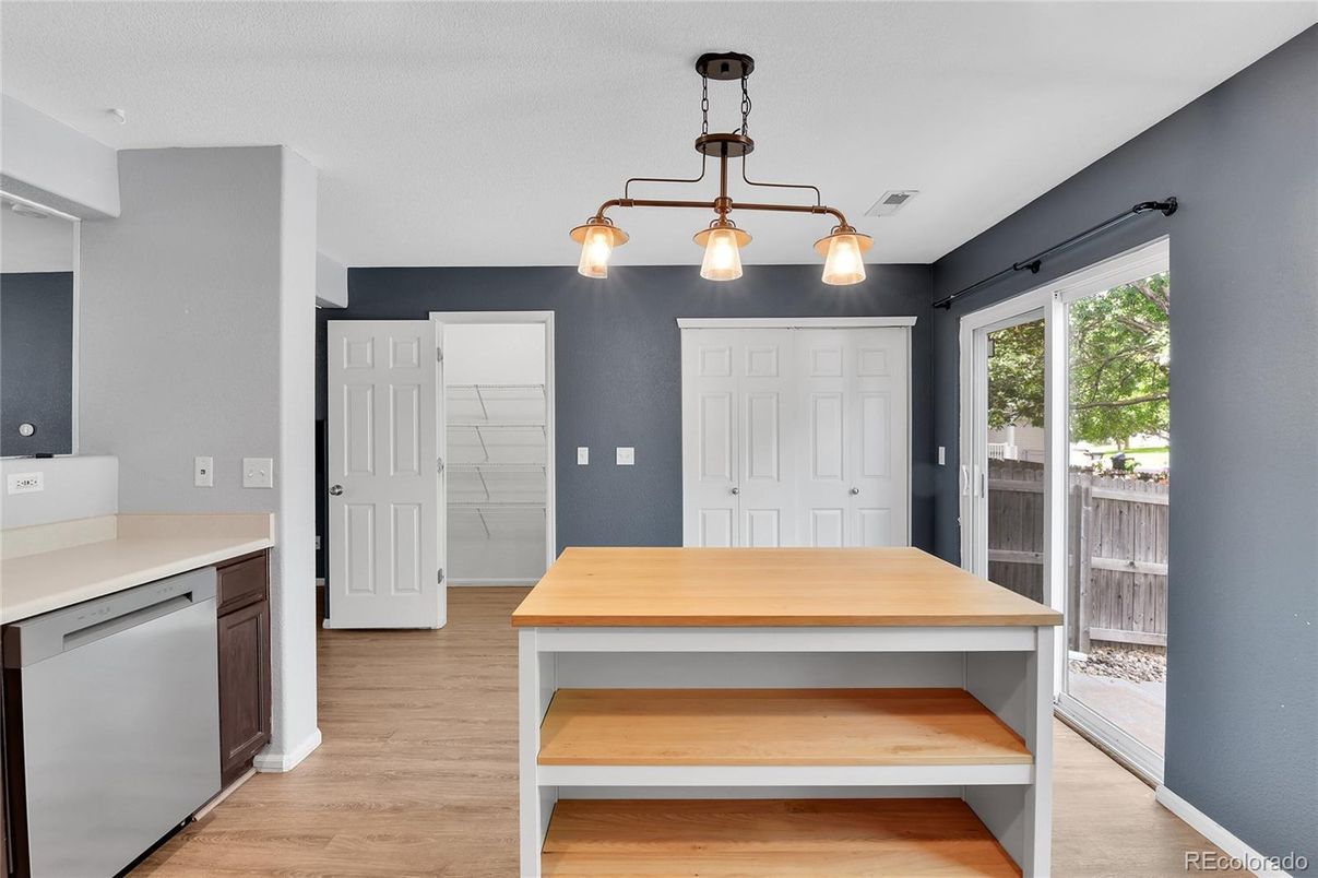 Interior, Pendant Lights, Wood Texture Flooring