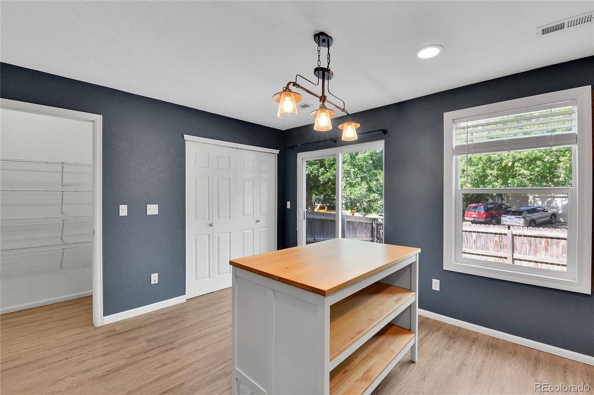 Interior, Pendant Lights, Recessed Lighting, Wood Texture Flooring