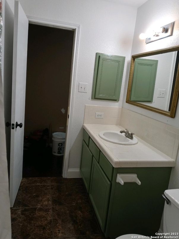 Bathroom, Dual Sink Vanities, Interior, Tile Countertops