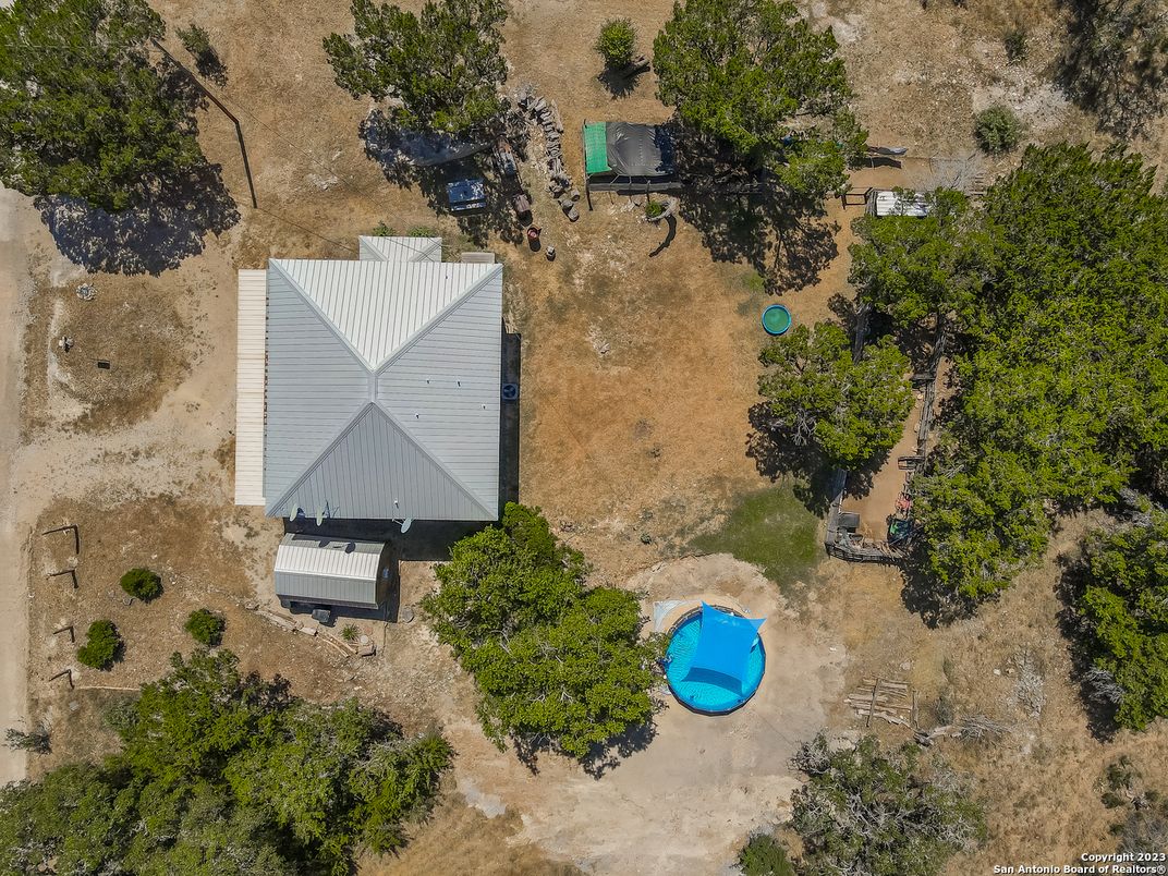 Exterior, Drone