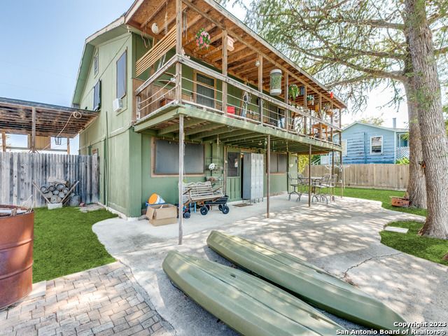Backyard, Exterior