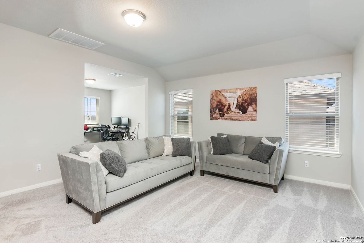 Home Office, Interior