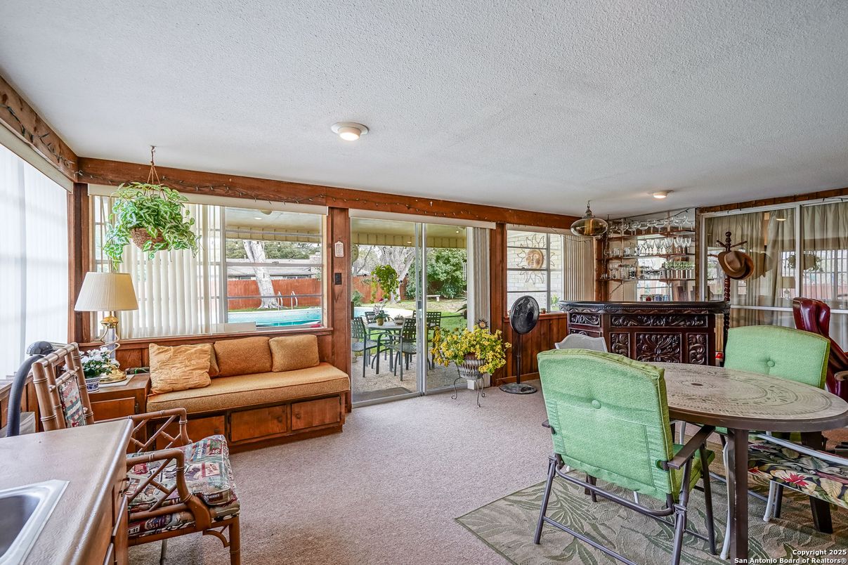 Dining room, Interior, Living room, Recessed Lighting