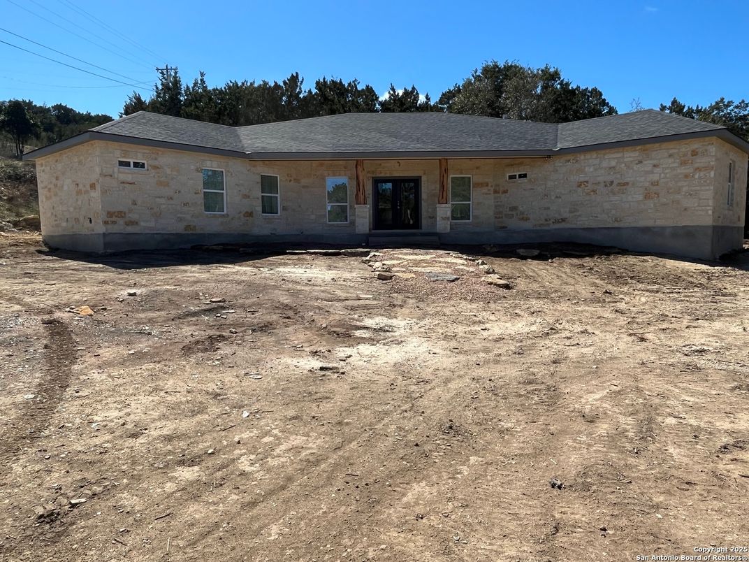 Backyard, Exterior, Facade, Ranch