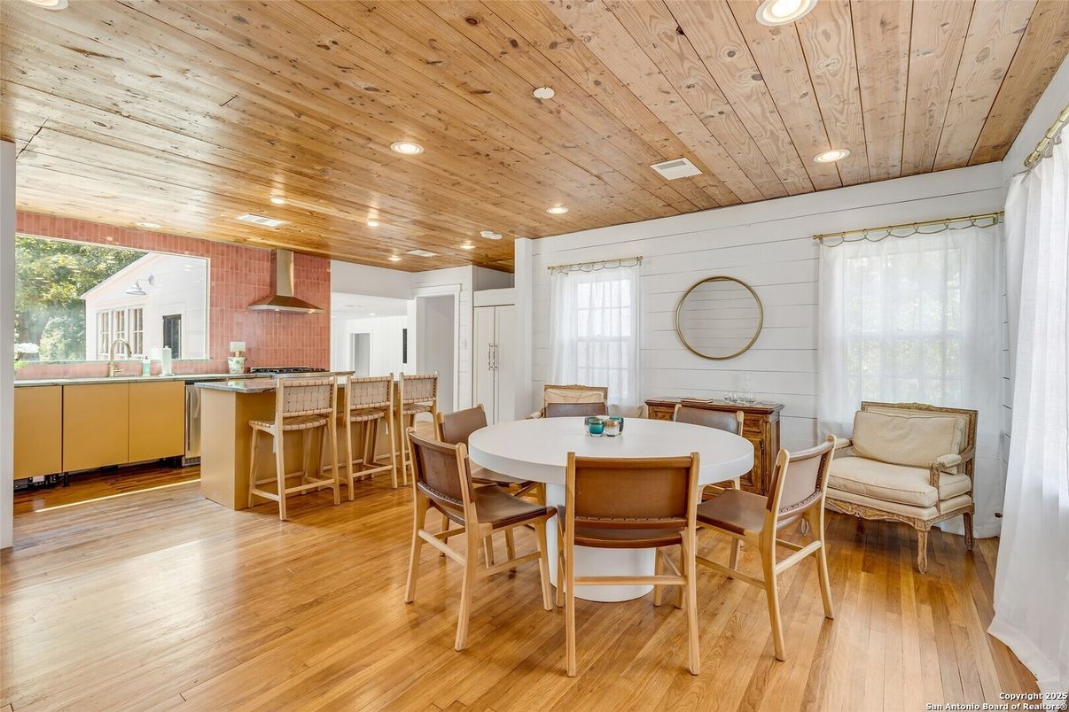 Dining room, Interior, Kitchen, Recessed Lighting, Wooden Ceilings, Wood Texture Flooring