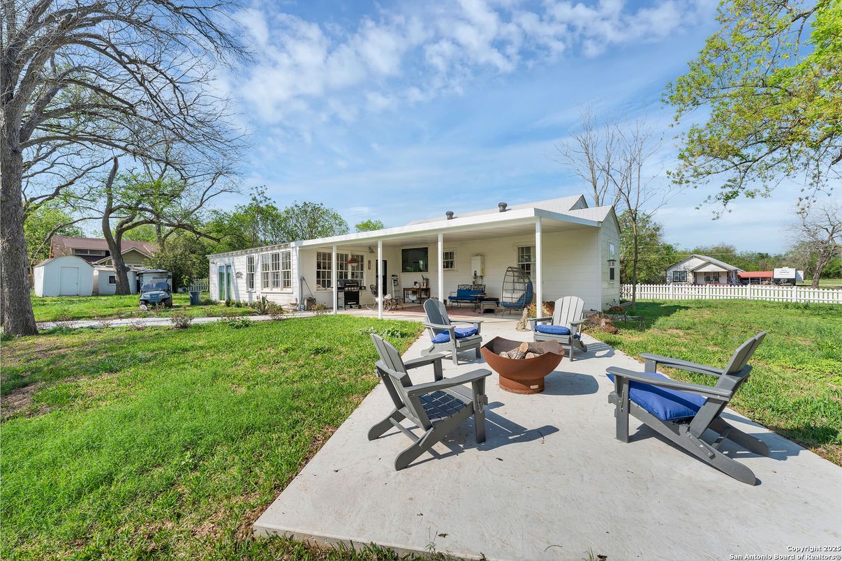 Backyard, Exterior