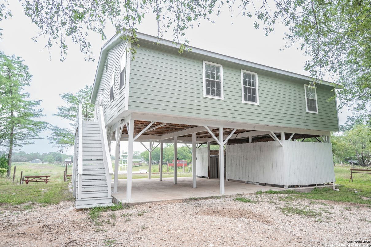 Backyard, Exterior