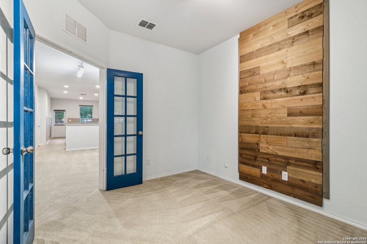 Empty room, Interior, Recessed Lighting, Wooden Walls