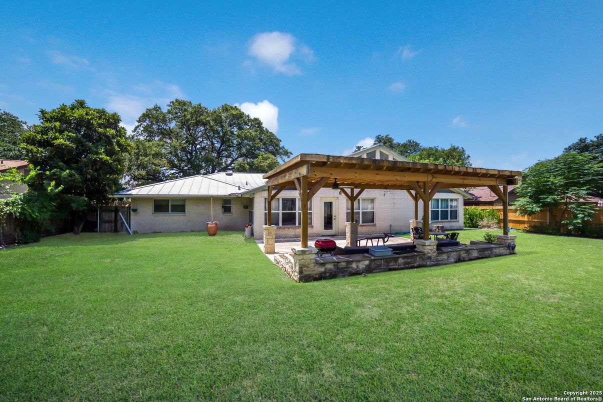 Backyard, Exterior