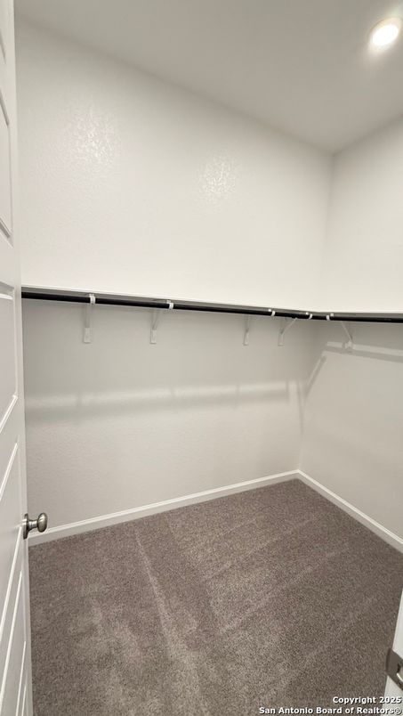 Empty room, Interior, Recessed Lighting, Walk-in Closets