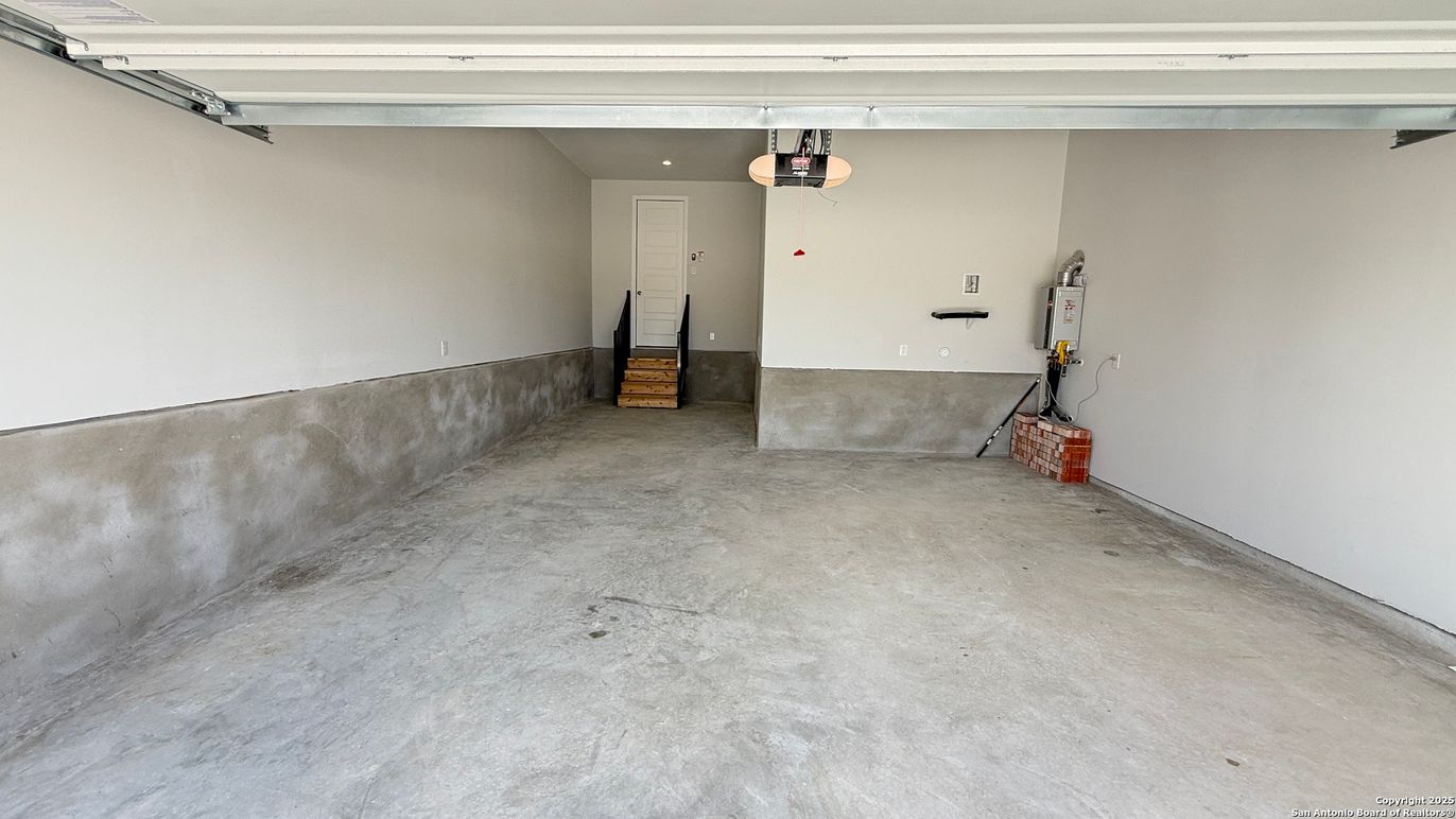 Garage, Interior