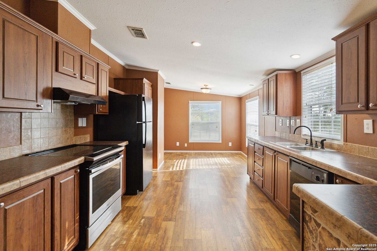 Interior, Kitchen, Recessed Lighting, Wood Texture Flooring