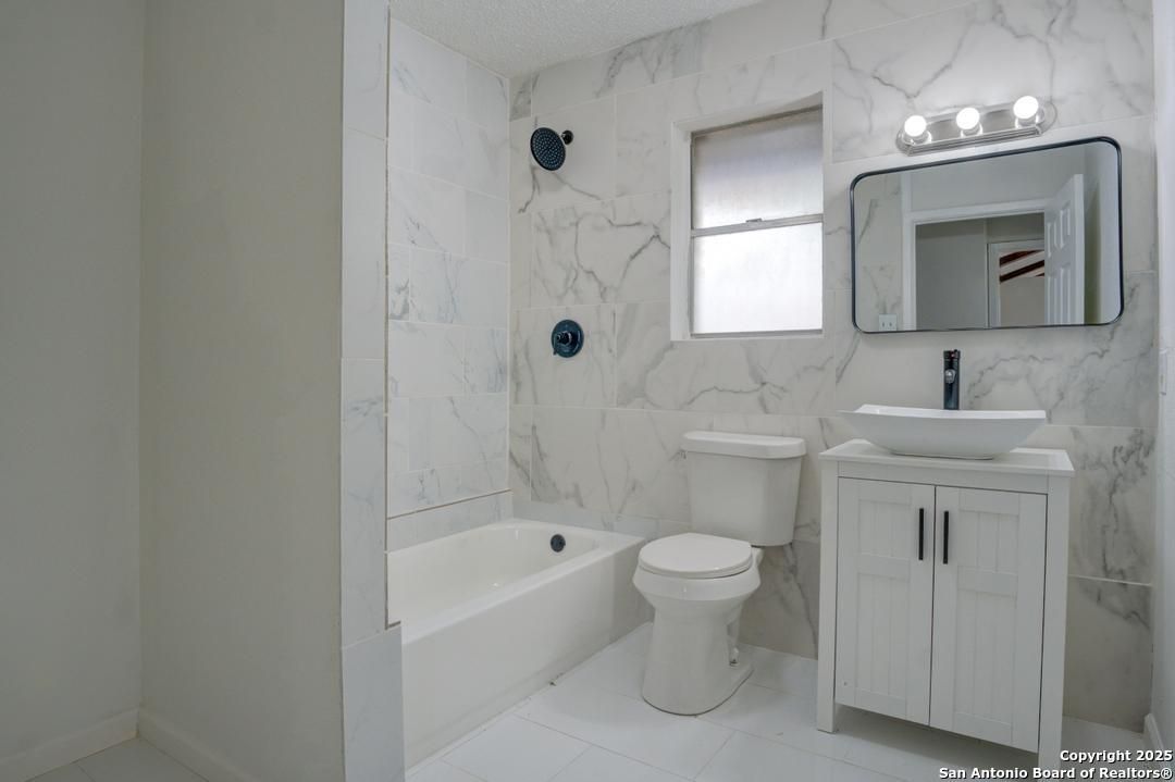 Bathroom, Interior, Marble Walls