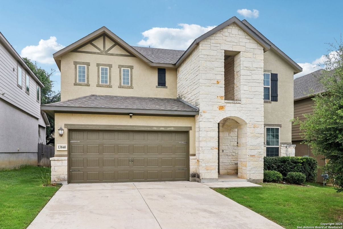 Attached, Exterior, Facade, Brick Traditional