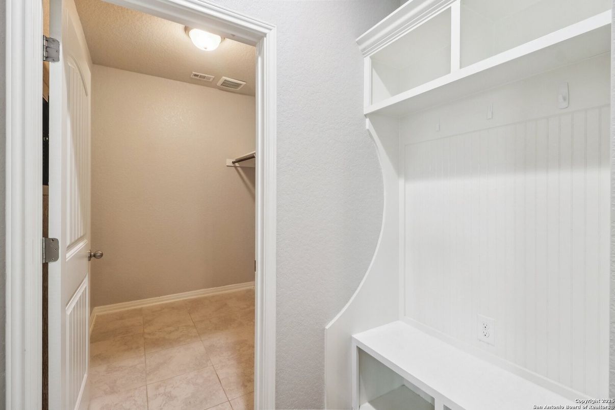 Interior, Walk-in Closets