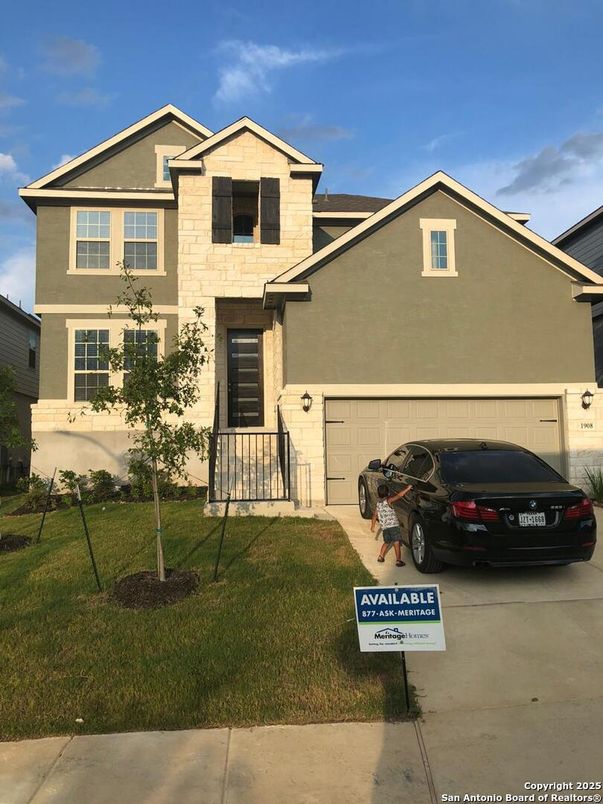 Attached, Exterior, Facade, American Craftsman