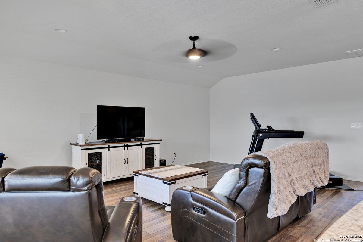 Fitness Equipment, Interior, Living room, Wood Texture Flooring