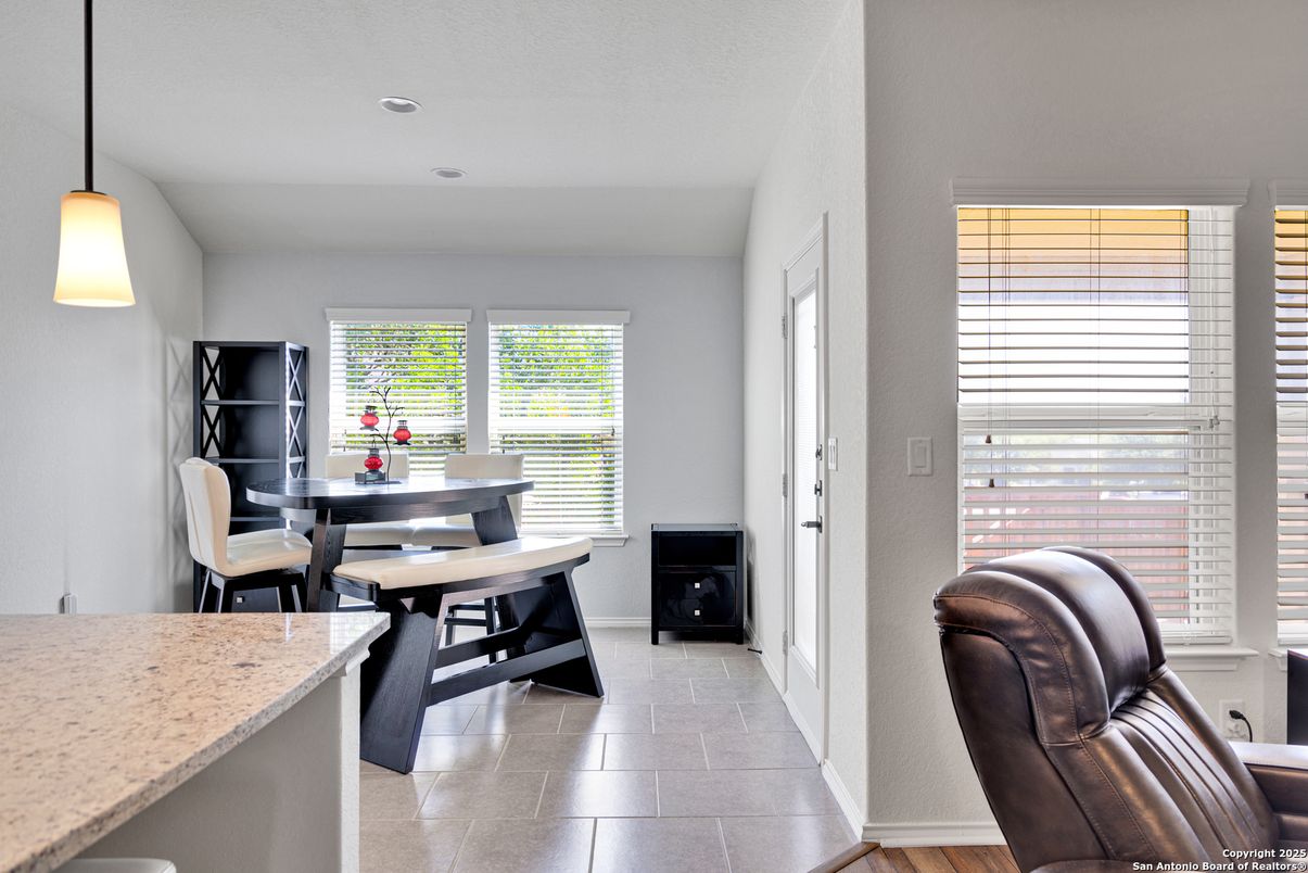 Dining room, Interior, Pendant Lights, Recessed Lighting