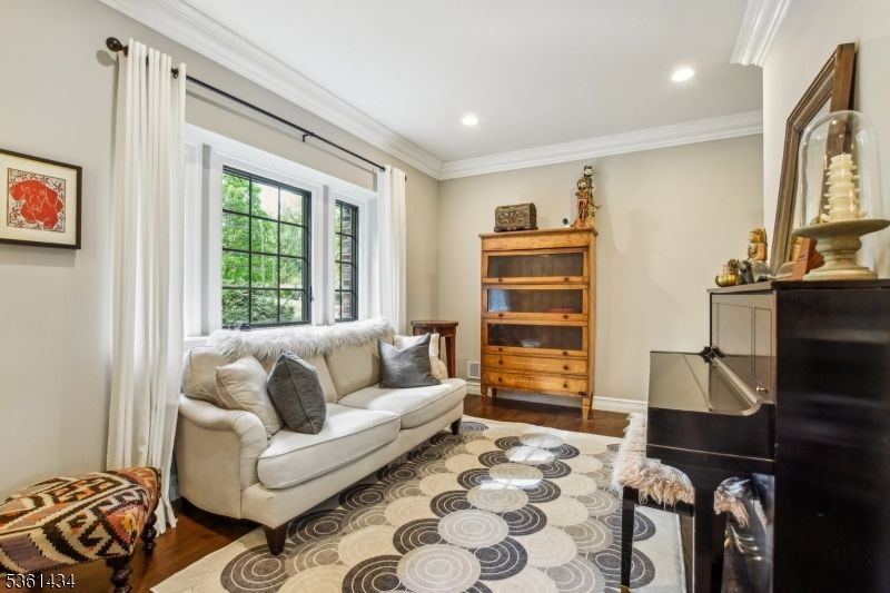 Interior, Living room, Piano, Recessed Lighting, Wood Texture Flooring