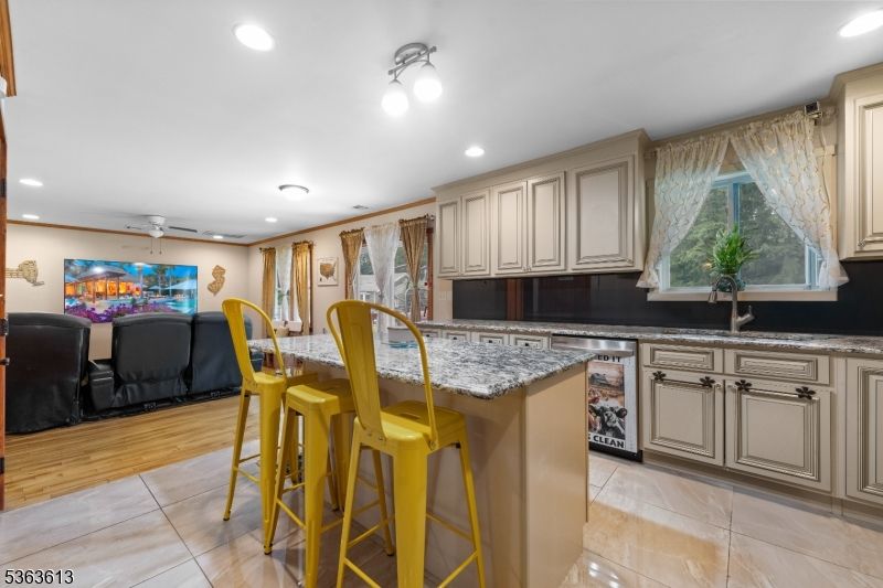 Interior, Kitchen, Living room, Recessed Lighting, Wood Texture Flooring