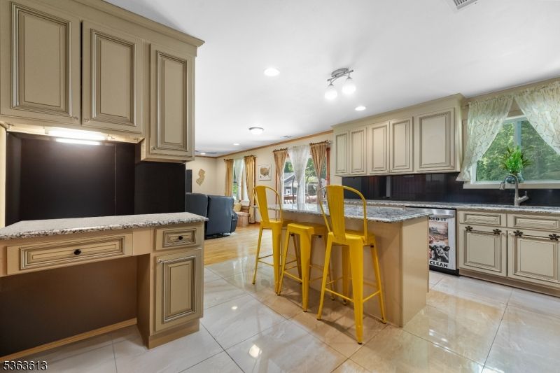 Dining room, Interior, Kitchen, Recessed Lighting