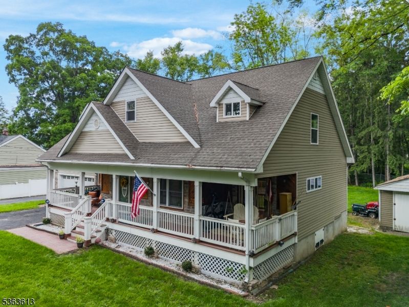 Backyard, Exterior, Facade, Queen Anne Victorian