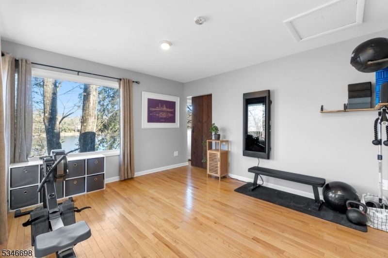 Fitness Equipment, Interior, Recessed Lighting, Wood Texture Flooring