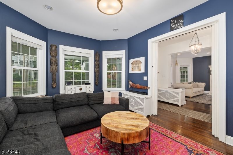 Interior, Living room, Pendant Lights, Recessed Lighting, Wood Texture Flooring