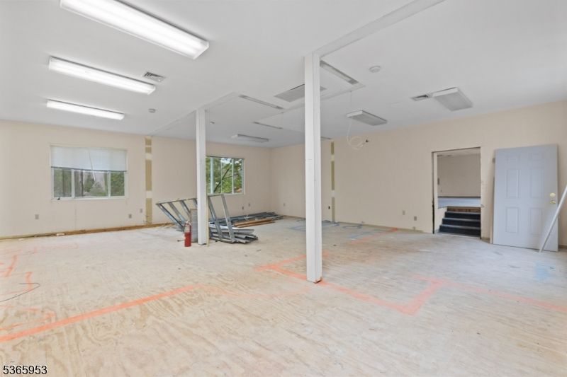 Empty room, Fitness Equipment, Interior