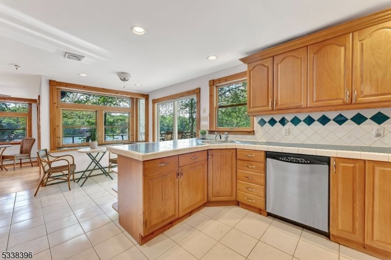 Dining room, Interior, Kitchen, Recessed Lighting, Tile Countertops