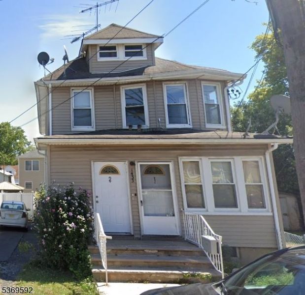 Exterior, Facade, American Foursquare