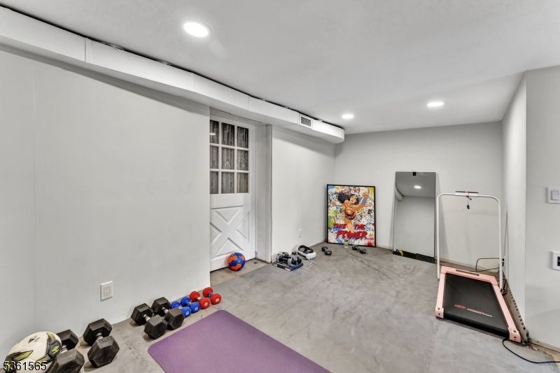 Fitness Equipment, Interior, Recessed Lighting
