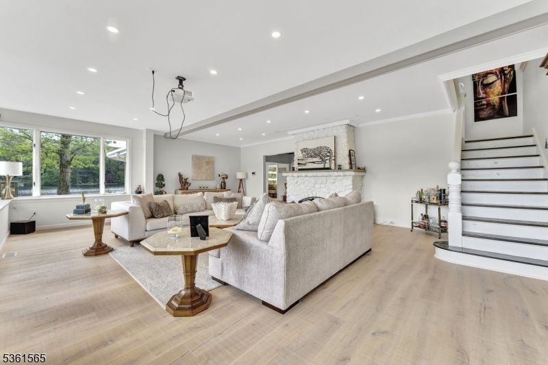 Interior, Living room, Pendant Lights, Recessed Lighting, Wood Texture Flooring