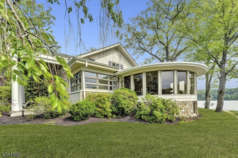 Backyard, Exterior, Water